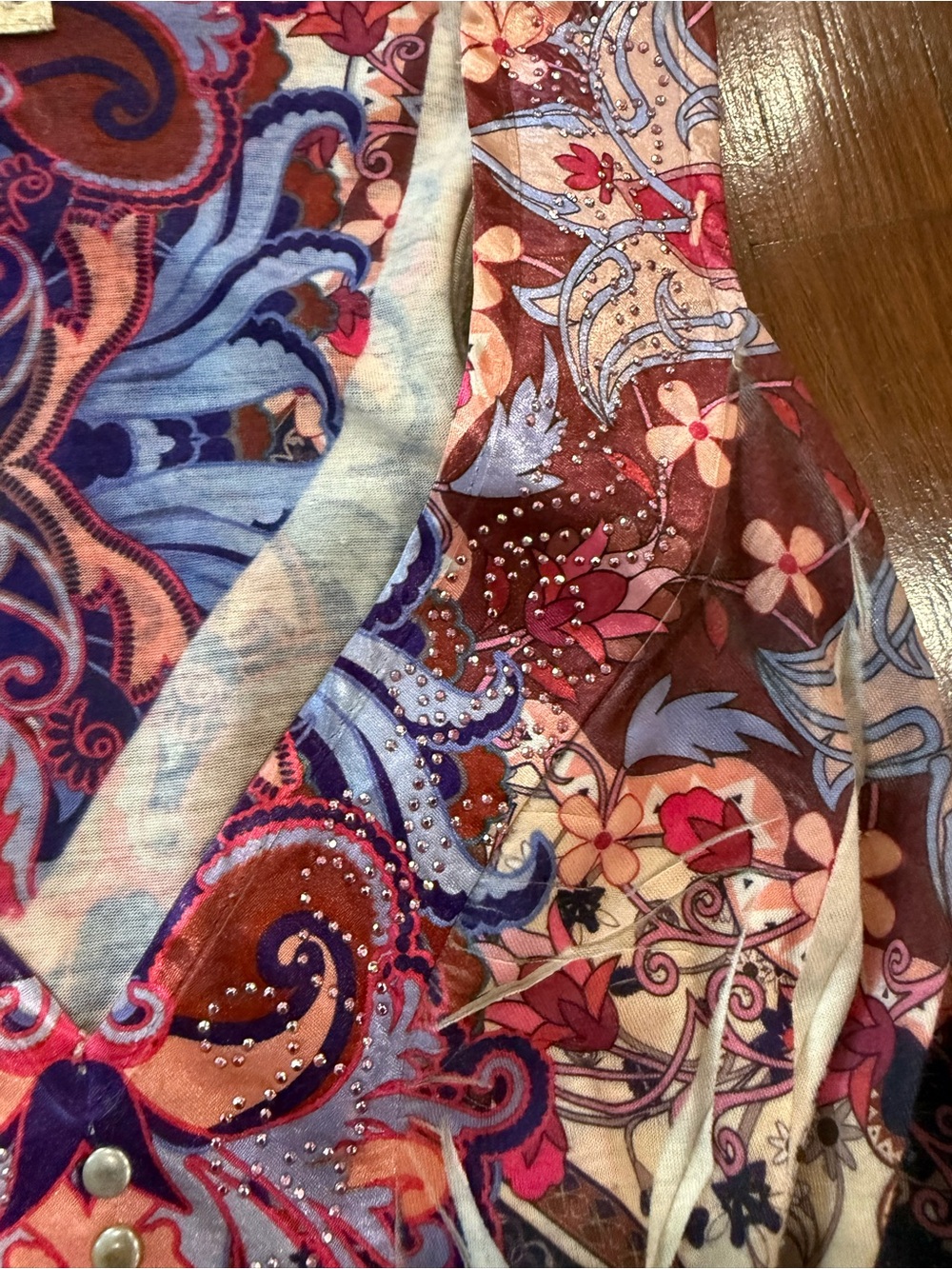 Printed V-Neck Sleeveless Top in Purple and Pink - Picture 6 of 8